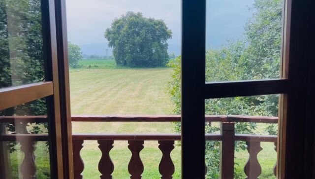 Giardino privato verde di Casa Famiglia Castelletto a Pinerolo, ideale per passeggiate e orto